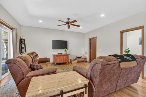 Tiny photo for 2011 Spruce Way, Medford, OR 97501 (MLS # 220220160)