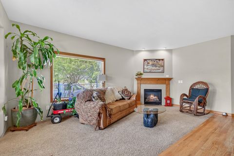 Tiny photo for 2011 Spruce Way, Medford, OR 97501 (MLS # 220220160)