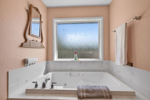 Tiny photo for 2011 Spruce Way, Medford, OR 97501 (MLS # 220220160)