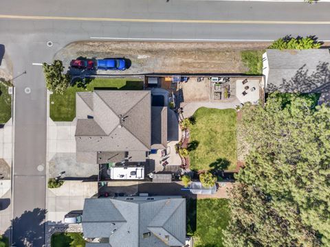 Tiny photo for 2011 Spruce Way, Medford, OR 97501 (MLS # 220220160)