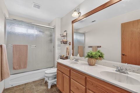 Tiny photo for 2011 Spruce Way, Medford, OR 97501 (MLS # 220220160)