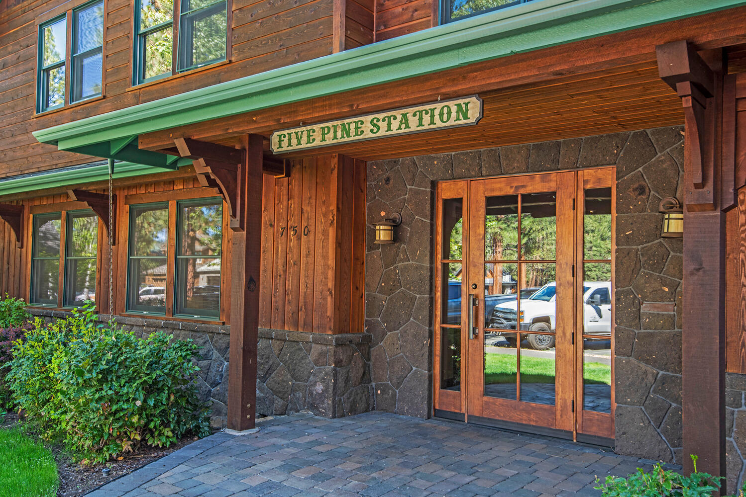 Fivepine - Commercial Sale