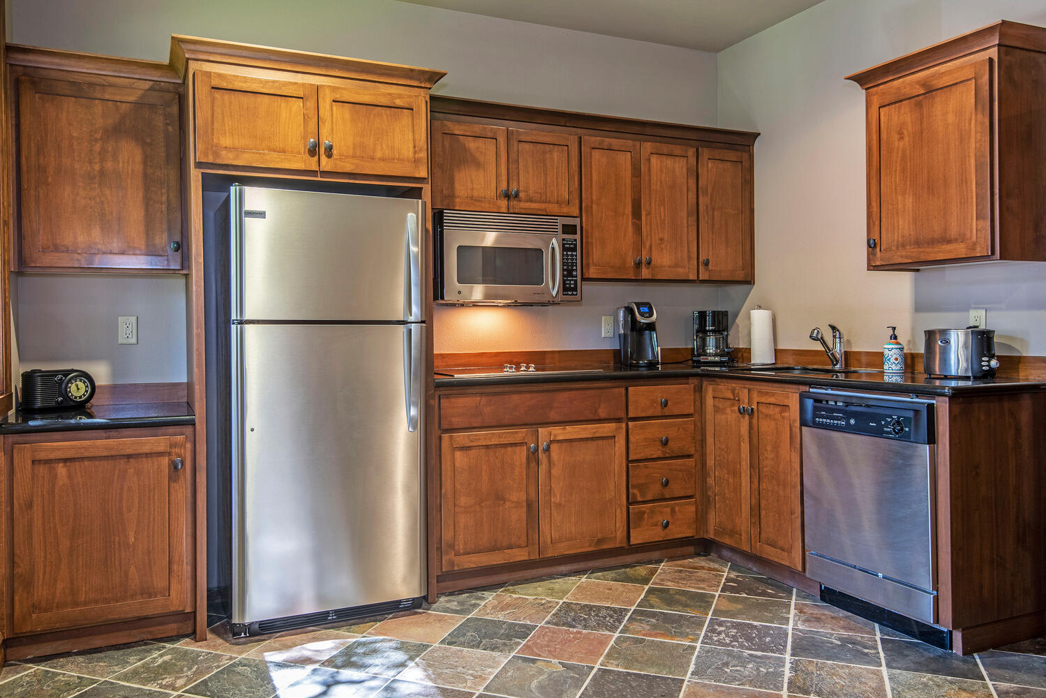 Fivepine - Commercial Sale