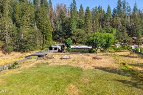 Photo of 27225 OR-62, Trail, OR 97541 (MLS # 220226303)