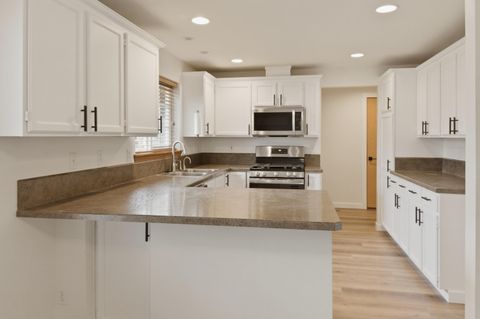 Tiny photo for 3097 NE Barrington Court, Bend, OR 97701 (MLS # 220220076)