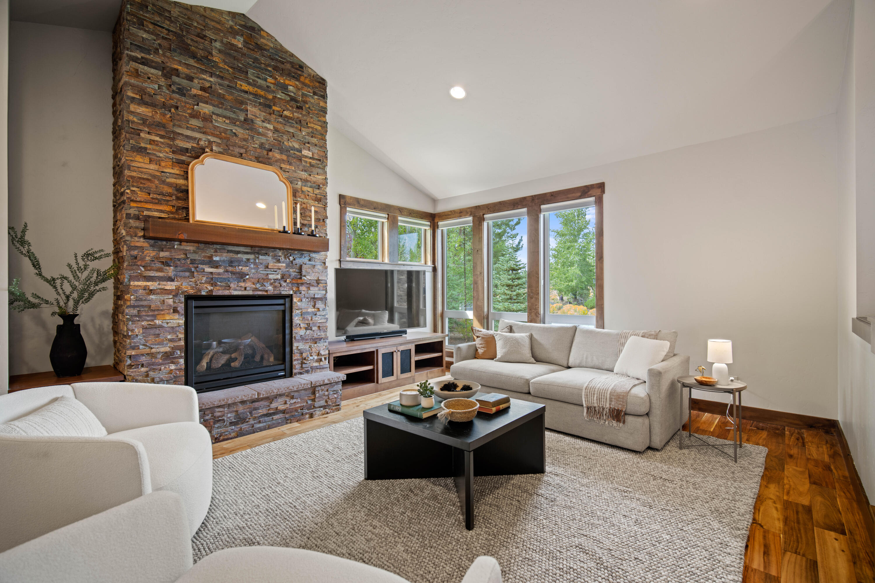 Broken Top - Residential