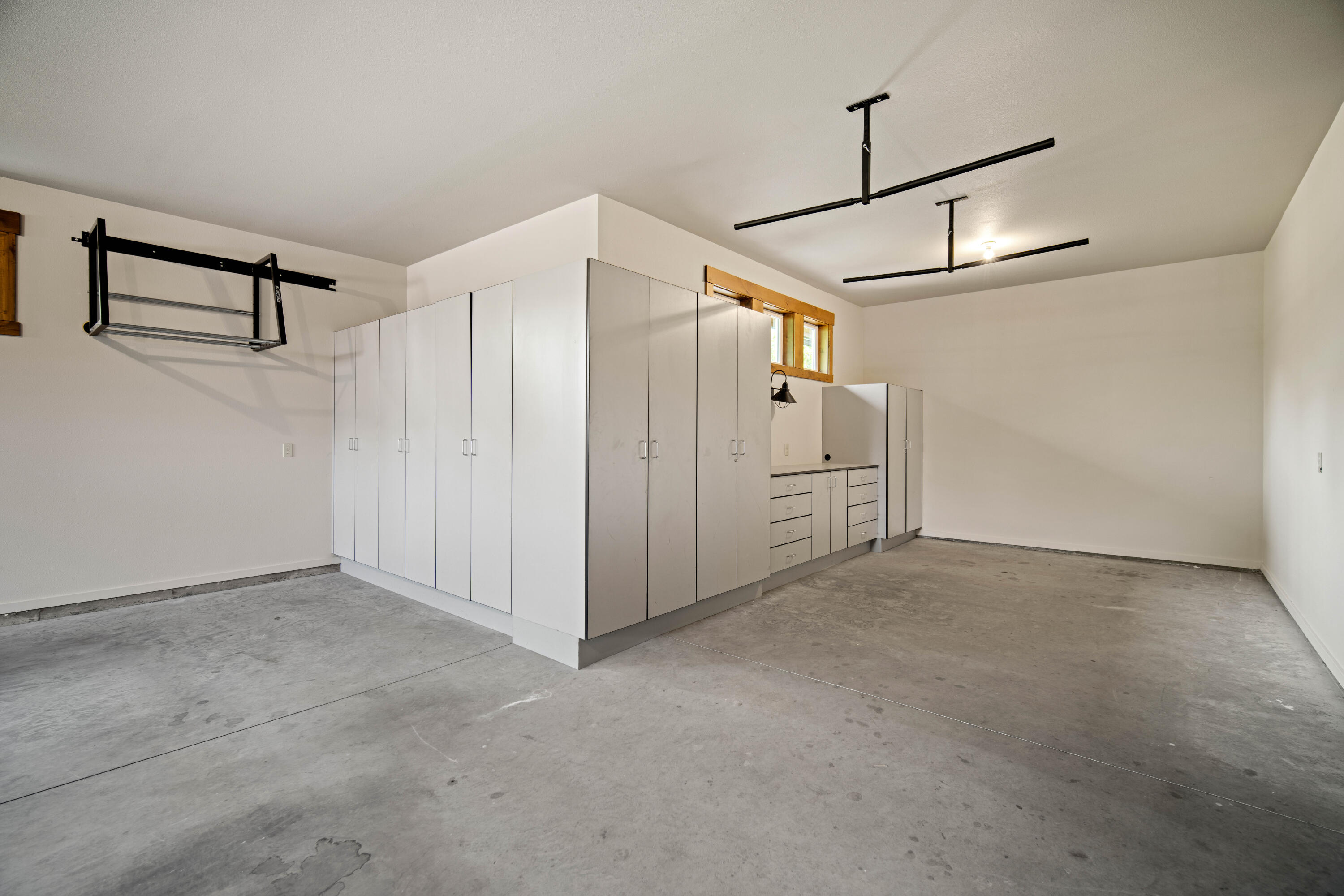 Broken Top - Residential