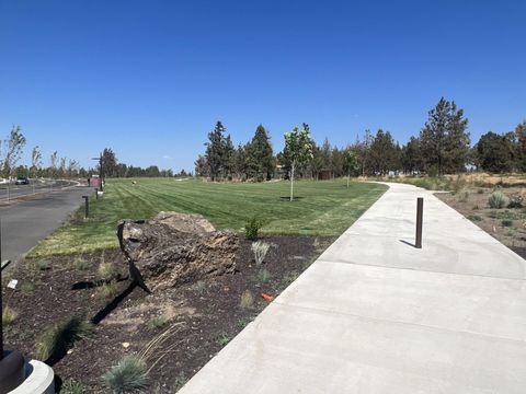 Tiny photo for 3097 NE Nipper Road, Bend, OR 97701 (MLS # 220217097)