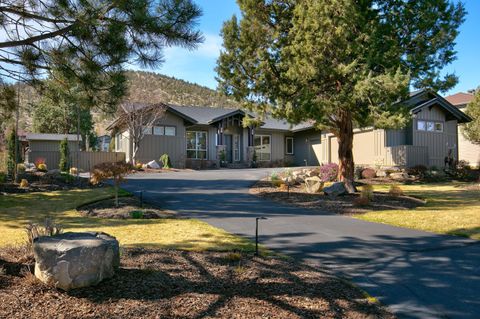 Tiny photo for 10258 Sundance Ridge Loop, Redmond, OR 97756 (MLS # 220217706)