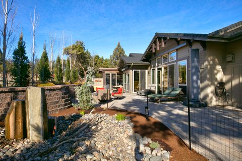 Tiny photo for 10258 Sundance Ridge Loop, Redmond, OR 97756 (MLS # 220217706)