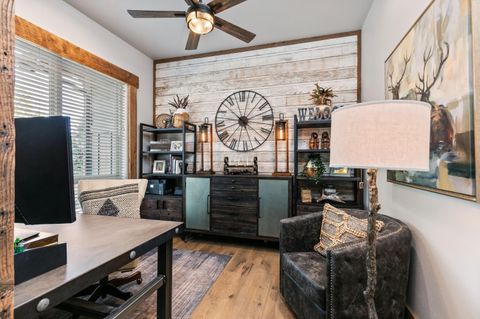 Tiny photo for 10258 Sundance Ridge Loop, Redmond, OR 97756 (MLS # 220217706)