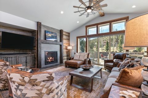 Tiny photo for 10258 Sundance Ridge Loop, Redmond, OR 97756 (MLS # 220217706)