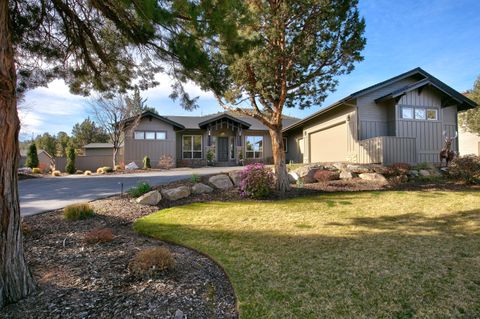 Photo of 10258 Sundance Ridge Loop, Redmond, OR 97756 (MLS # 220217706)