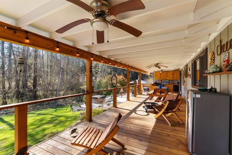 Tiny photo for 1973 Southgate Way, Grants Pass, OR 97527 (MLS # 220216452)