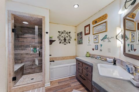 Tiny photo for 1973 Southgate Way, Grants Pass, OR 97527 (MLS # 220216452)