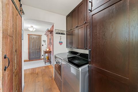 Tiny photo for 1973 Southgate Way, Grants Pass, OR 97527 (MLS # 220216452)