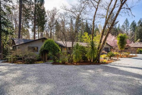 Tiny photo for 1973 Southgate Way, Grants Pass, OR 97527 (MLS # 220216452)