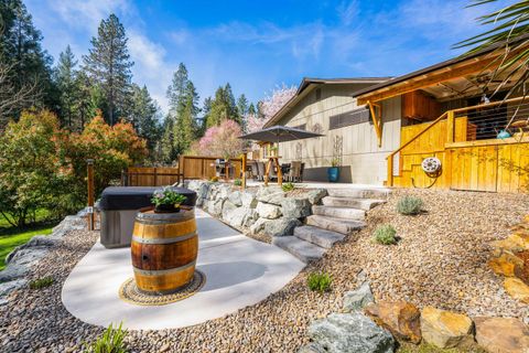 Tiny photo for 1973 Southgate Way, Grants Pass, OR 97527 (MLS # 220216452)