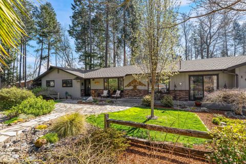 Tiny photo for 1973 Southgate Way, Grants Pass, OR 97527 (MLS # 220216452)