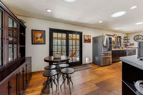 Tiny photo for 1973 Southgate Way, Grants Pass, OR 97527 (MLS # 220216452)