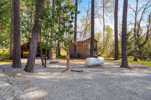 Tiny photo for 1973 Southgate Way, Grants Pass, OR 97527 (MLS # 220216452)