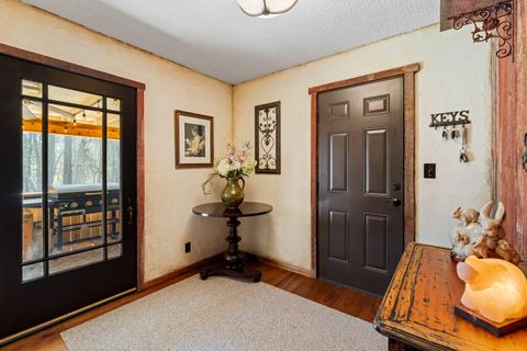 Tiny photo for 1973 Southgate Way, Grants Pass, OR 97527 (MLS # 220216452)
