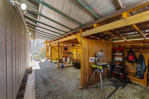 Tiny photo for 1973 Southgate Way, Grants Pass, OR 97527 (MLS # 220216452)