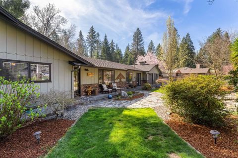 Tiny photo for 1973 Southgate Way, Grants Pass, OR 97527 (MLS # 220216452)