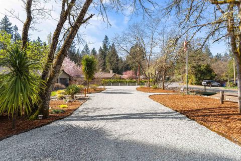 Tiny photo for 1973 Southgate Way, Grants Pass, OR 97527 (MLS # 220216452)