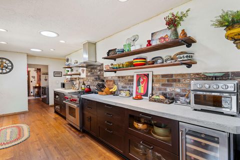 Tiny photo for 1973 Southgate Way, Grants Pass, OR 97527 (MLS # 220216452)