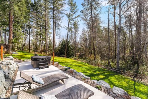 Tiny photo for 1973 Southgate Way, Grants Pass, OR 97527 (MLS # 220216452)