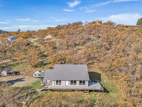 Tiny photo for 5977 Dark Hollow Road, Medford, OR 97501 (MLS # 220211955)