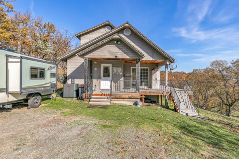 Tiny photo for 5977 Dark Hollow Road, Medford, OR 97501 (MLS # 220211955)