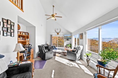 Tiny photo for 5977 Dark Hollow Road, Medford, OR 97501 (MLS # 220211955)