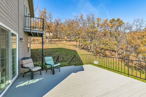 Tiny photo for 5977 Dark Hollow Road, Medford, OR 97501 (MLS # 220211955)