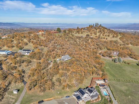 Tiny photo for 5977 Dark Hollow Road, Medford, OR 97501 (MLS # 220211955)