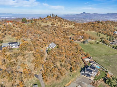 Tiny photo for 5977 Dark Hollow Road, Medford, OR 97501 (MLS # 220211955)