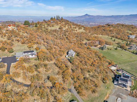 Tiny photo for 5977 Dark Hollow Road, Medford, OR 97501 (MLS # 220211955)