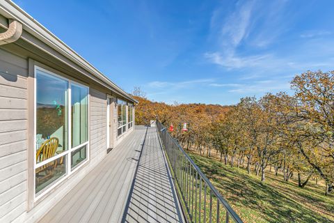 Tiny photo for 5977 Dark Hollow Road, Medford, OR 97501 (MLS # 220211955)