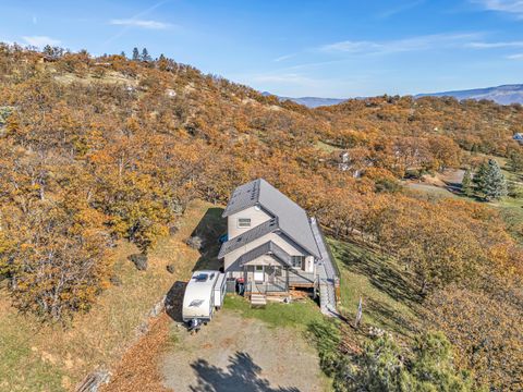 Tiny photo for 5977 Dark Hollow Road, Medford, OR 97501 (MLS # 220211955)