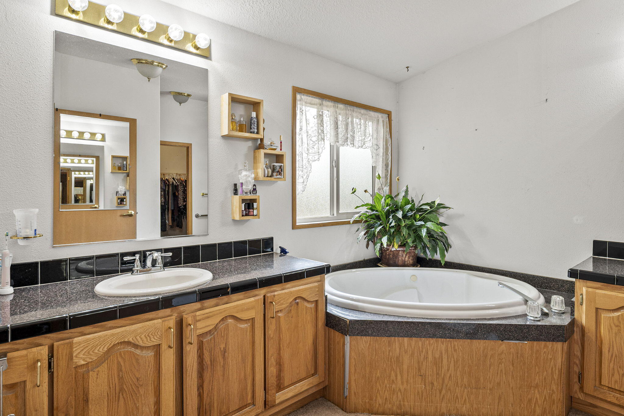 McKenzie Estates - Residential