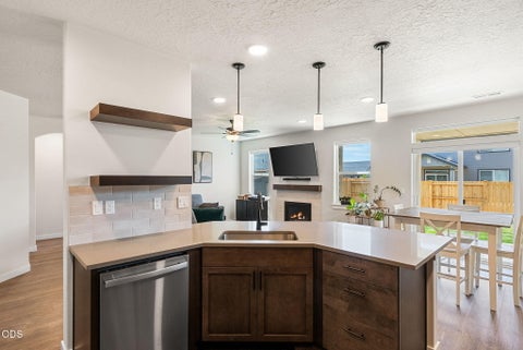 Tiny photo for 3289 NW 10th Place, Redmond, OR 97756 (MLS # 220223995)