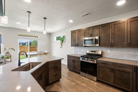 Tiny photo for 3289 NW 10th Place, Redmond, OR 97756 (MLS # 220223995)
