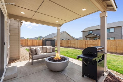 Tiny photo for 3289 NW 10th Place, Redmond, OR 97756 (MLS # 220223995)
