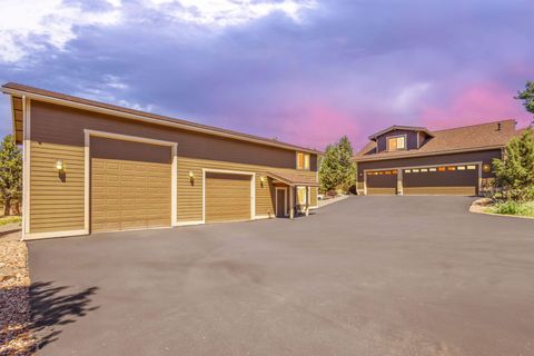 Tiny photo for 7581 SE Madison Avenue, Prineville, OR 97754 (MLS # 220215734)