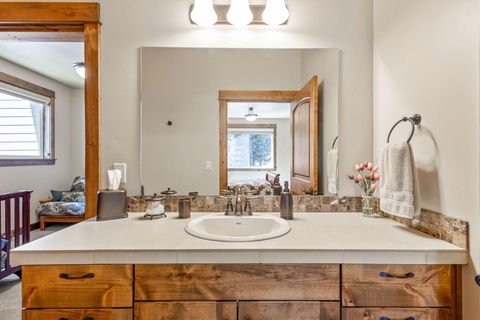 Tiny photo for 7581 SE Madison Avenue, Prineville, OR 97754 (MLS # 220215734)