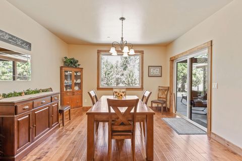 Tiny photo for 7581 SE Madison Avenue, Prineville, OR 97754 (MLS # 220215734)