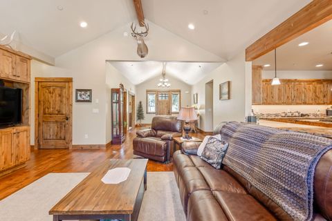 Tiny photo for 7581 SE Madison Avenue, Prineville, OR 97754 (MLS # 220215734)