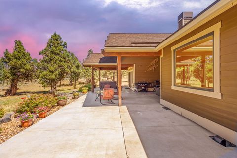 Tiny photo for 7581 SE Madison Avenue, Prineville, OR 97754 (MLS # 220215734)