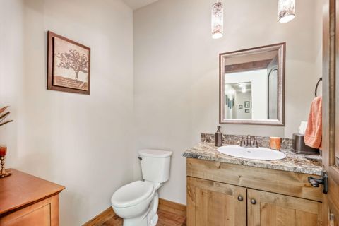 Tiny photo for 7581 SE Madison Avenue, Prineville, OR 97754 (MLS # 220215734)